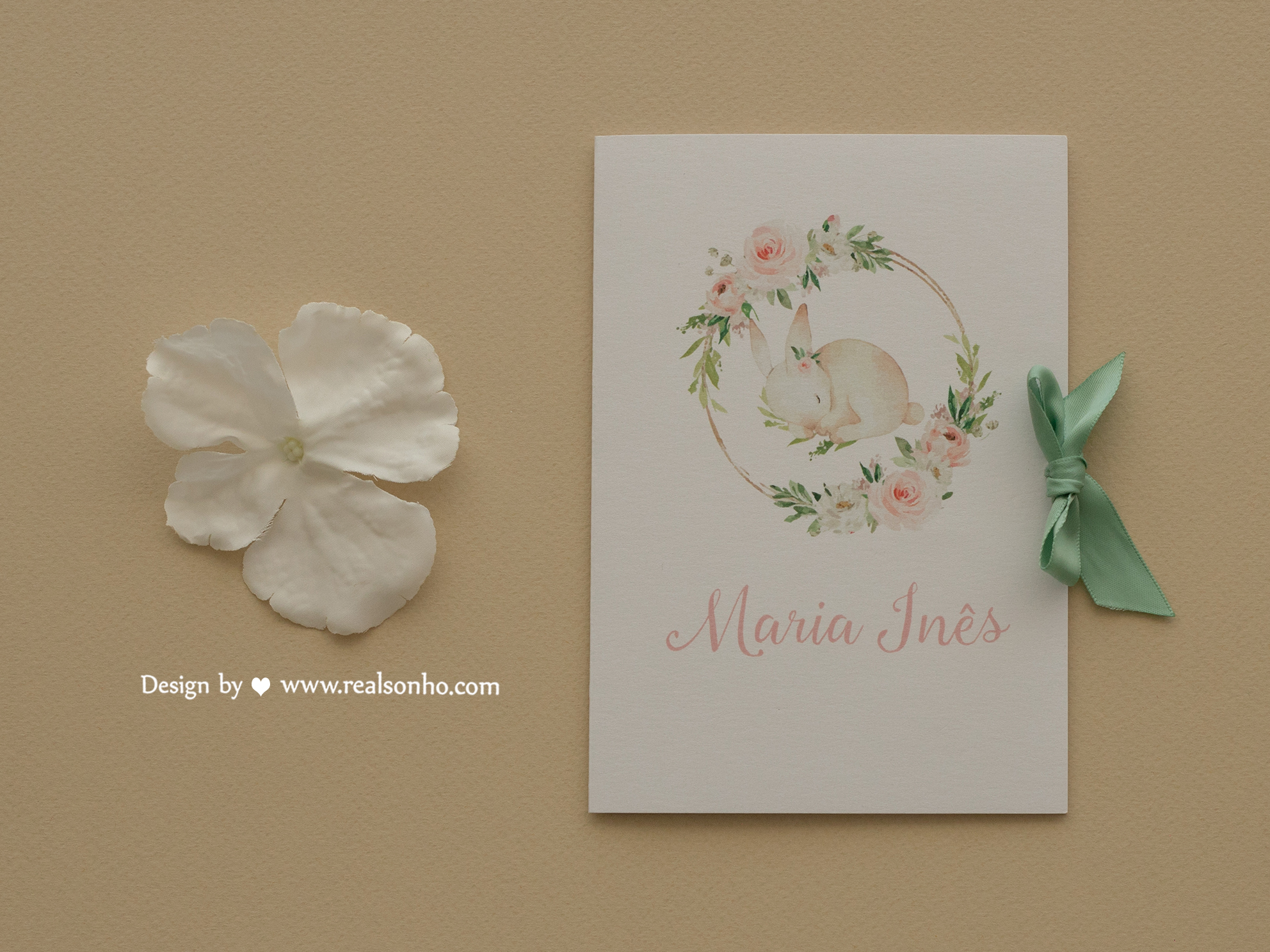 Convite de Batizado Coelhinha com flores | BT-C043